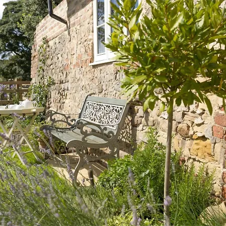 Holiday home 2 Bed In Marton Le Moor Oc-g0062